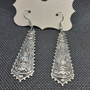 Silver Tone- Tribal Boho Drop Earrings- NWOT